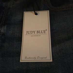 Designer Judy Blue boyfriend cut jeans